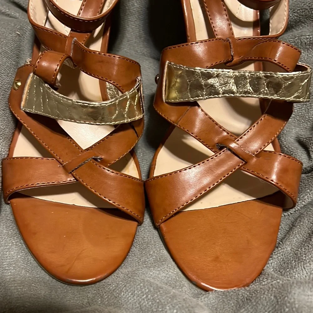 Guess Heel